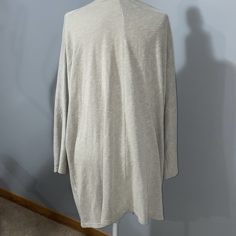 Sweater - Picture 2 of 3